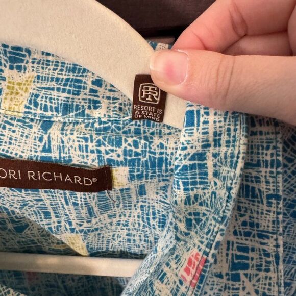 Tori Richard Tropical Shirt Men’s M Made in Hawaii Blue Abstract Resort Camp - Picture 4 of 7